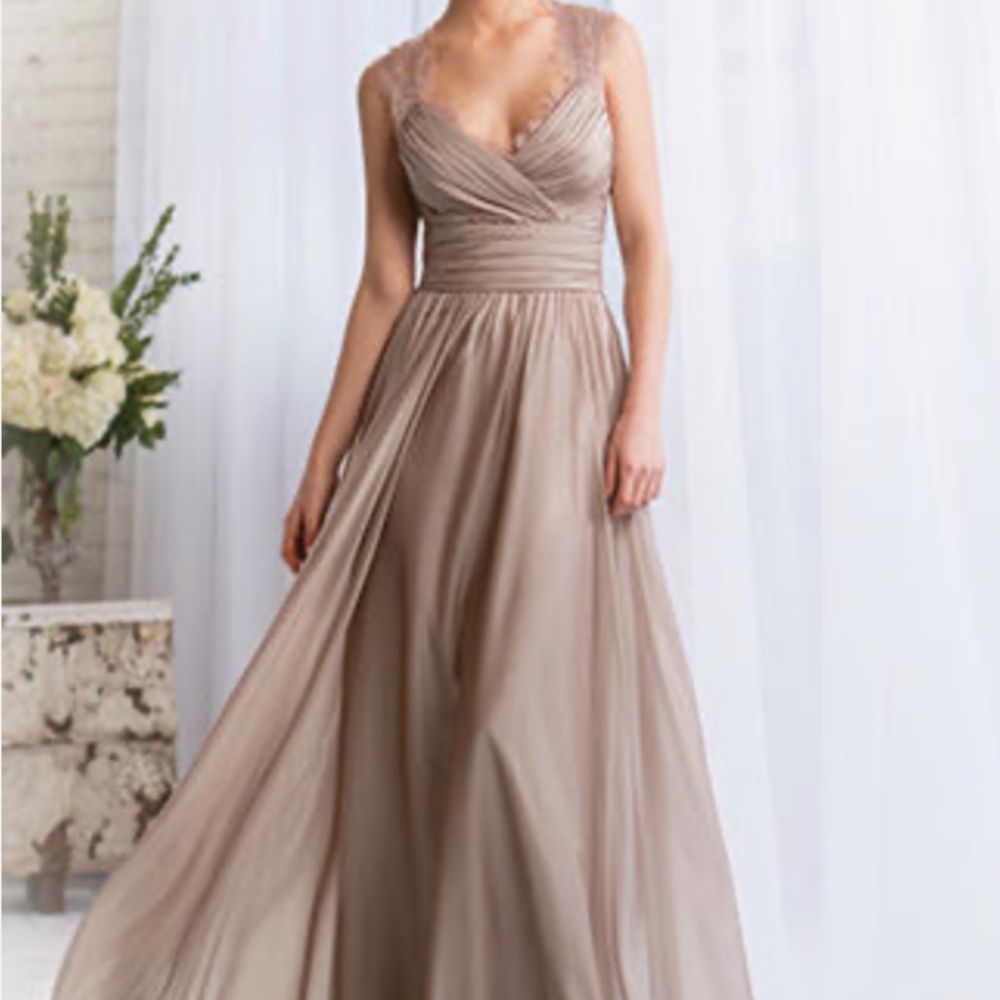 Jasmine Bridesmaid/Mother of the Bride/Formal Gown